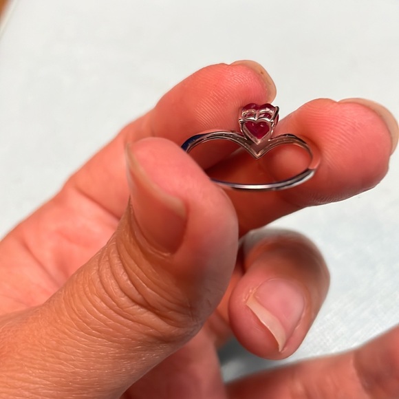 Ruby Ring with Diamond - Picture 4 of 6